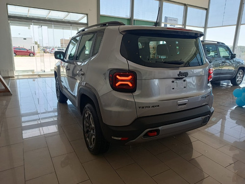 Imagen 3 de 17 de Renegade Trailhawk 4x4 T270 My23 Fmd