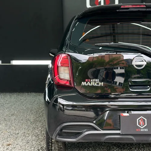 Nissan March 1.6 Advance