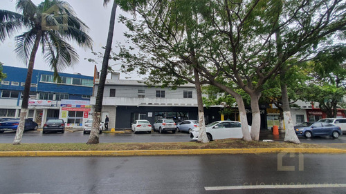 Local En Renta En Veracruz En Av. Principal Con 17 Metros De Frentre