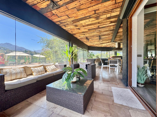 Moderna, Remodelada, En Calle Tranquila Con Seguridad 24-7