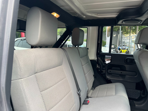 Jeep Wrangler SAHARA