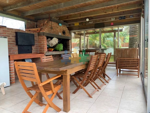 Casa En La Península De Punta Del Este En Venta - Seis Dormitorios Y Piscina - Ref : Eqp3144