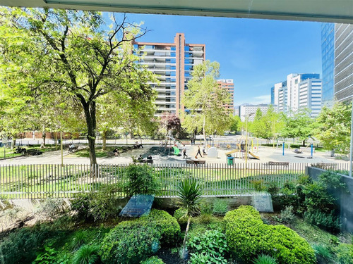 Oficina En Arriendo, Entrada Independiente En Las Condes