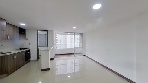 Imagen 6 de 13 de Apartamento Con Modernos Acabados, Iluminado. Bien Distribuido.