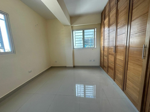 Imagen 2 de 10 de Vendo Elegante Apartamento En El 4to Nivel