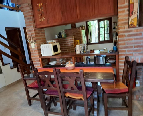 Casa En Venta - 2 Dormitorios 2 Baños - 675mts2 - Mar De Las Pampas