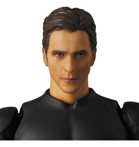 Figura Modelo Mafex 049 De Batman El Caballero Oscuro Begins