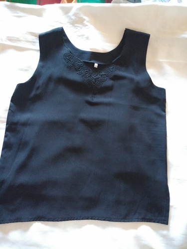 Blusa Musculosa Bordada Color Negro Talle 1