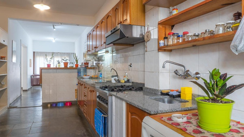 Imagen 11 de 20 de Muy Buena Casa En Esquina De 3 Amb - Martinez