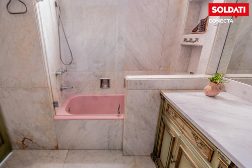 Departamento De Época Con Cochera Fija En Venta - Palermo Chico