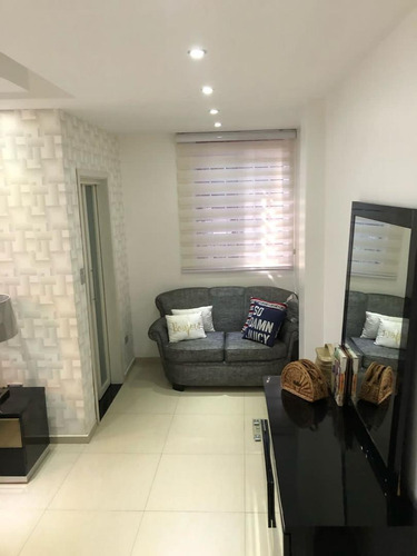 En Venta Towhouse En Urb. La Floresta. Maracay Edo.aragua
