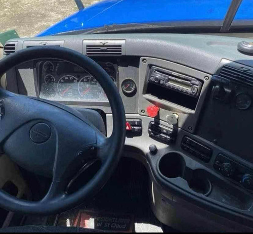 Cabezal Freightliner Cascadia 2013