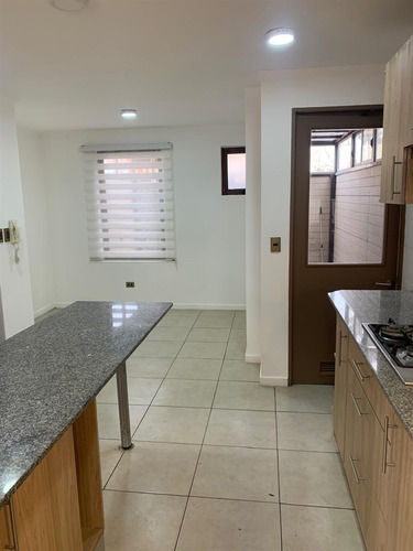 Casa En Arriendo De 3d/3b En Condominio Los Poleros Machalí