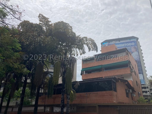 Apartamento En Venta, Ubicado En Los Naranjos De Las Mercedes