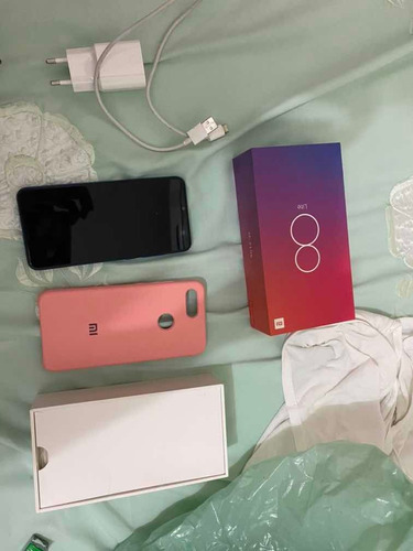 Celular Xiaomi Mi 8 Caiu Na Água Não Liga.