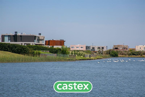 Lote Al Agua En Venta En El Barrio Costas De Puertos, Escobar
