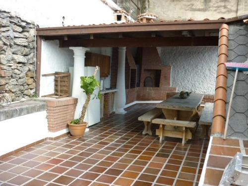 Imagen 5 de 12 de Casa Venta Cumbres De Curumo Mls #21-17403 Cómoda Casa Diseñada Para Familias Numerosas. Son Tres Niveles Que Incluyen Un Anexo Y Dos Casas De Entradas Independientes