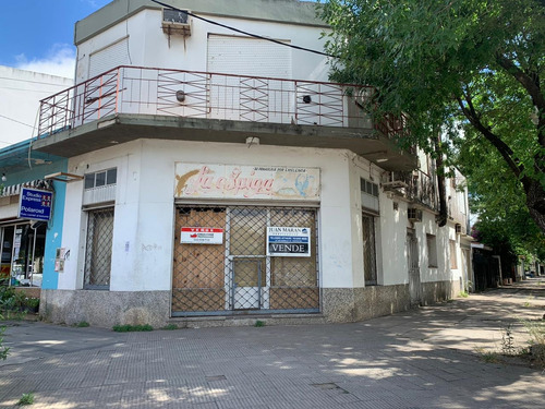 Local Comercial Con 2 Departamentos  En Planta Alta