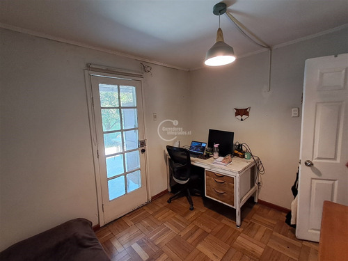 Casa En Venta 4 Dorm. 3 B En Macul (a 1 Cuadra De Vic. Mac)
