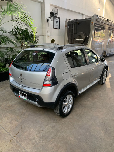 Renault Sandero Stepway 1.6 Confort 105cv