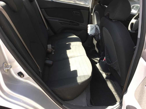 Kia Rio 2012 1.6 4 P
