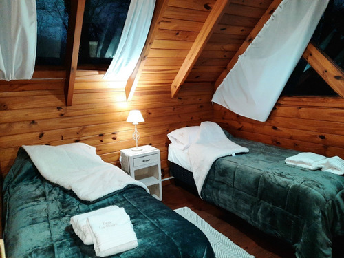 Aprovechá Promo Inicio Temprada Inv. 2025 !!!soñada!!! Cabaña De Montaña 4 Pax , Inmersa En Bosque Nativo De Robles. Zona Tranquila Y A Pocas Cuadras Del Centro .