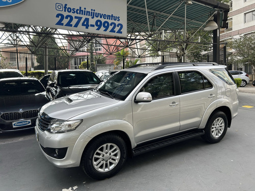 Toyota Hilux SW4 3.0 Srv 5l 4x4 Aut. 5p