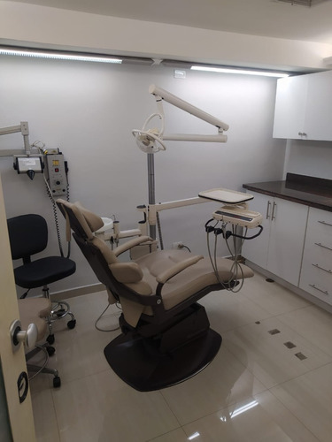 Consultorio Odontológico Equipado Ubicado En El C.c Trigaleña Plaza Jm