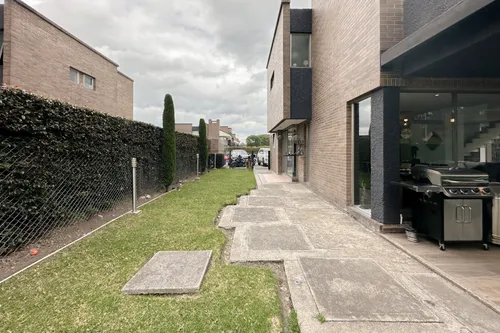 Casa En Venta En Cota. Cod V6950