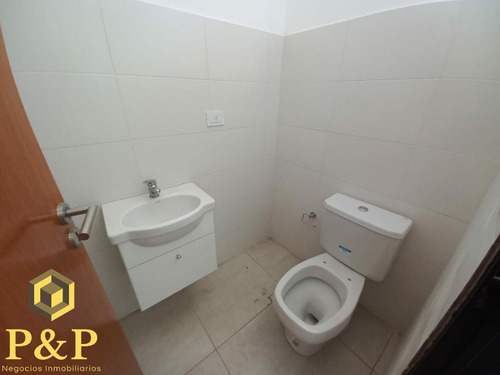 Imagen 6 de 7 de Local - Random Premium
