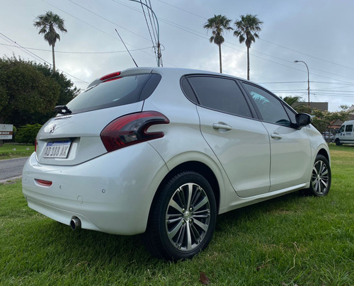 Peugeot 208 1.6 Feline Tiptronic
