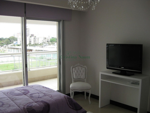 Apartamento En Brava, 3 Dormitorios *- Ref: 4598