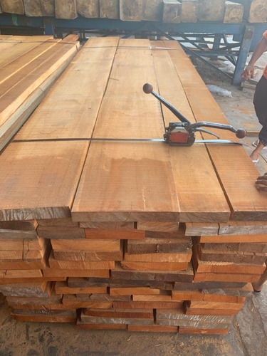 Madera De Cedro Estufado