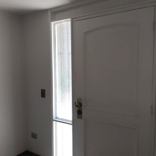 Habitación En Casa A Compartir/baño Privado