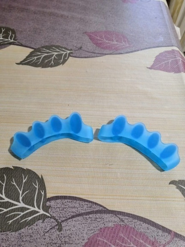 Imagem 2 de 10 de Separador Silicone Para Dedos Pés - Calos - Joanete - 1 Par