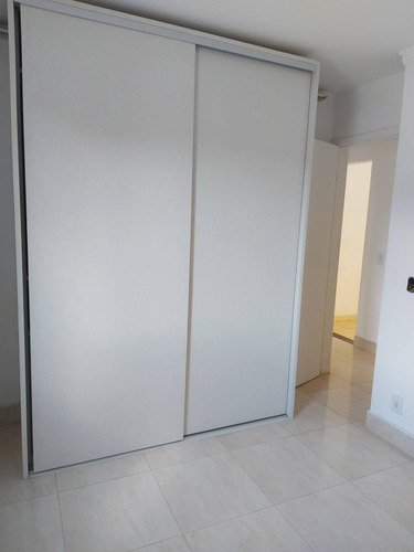 Apartamento Térreo Em Cotia Cozinha E Quartos Com Armários
