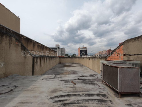 #*25-18137 Este Edificio De Cinco Niveles, Ubicado En El Centro Histórico Y Comercial De La Ciudad, Está Disponible En Alquiler, Barquisimeto, Lara. Adelaida Armeya