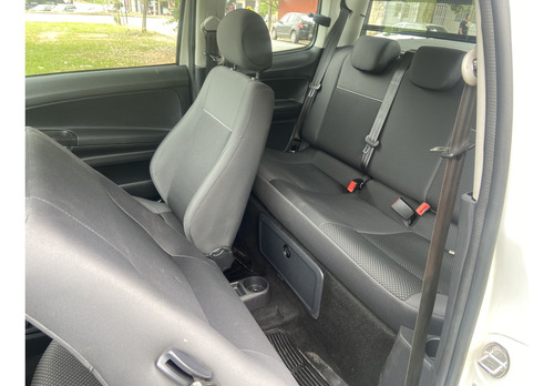 Volkswagen Saveiro 1.6 Robust Cab. Dupla 16v Total Flex 2p