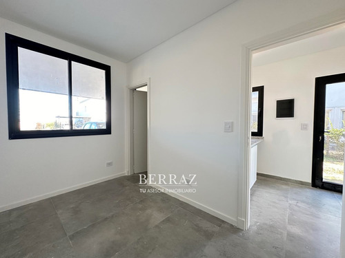 Casa Venta 5 Ambientes A La Laguna En Barrio San Matías Area 5 Escobar Lote De 974,75 M2