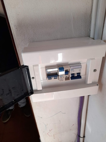 Imagen 7 de 9 de Electricista Matriculado Urgencias 24 H Morón Castelar Haedo