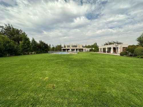 Casa Moderna Estilo Mediterraneo Con Terreno De 5.000 M2