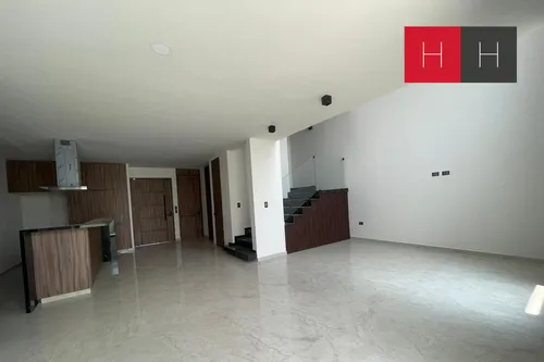 Casa En Venta En Lomas De Angelópolis.