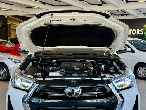 Toyota Hilux 2.8 D-4D TURBO DIESEL CD SRX 4X4 AUTOMÁTICO