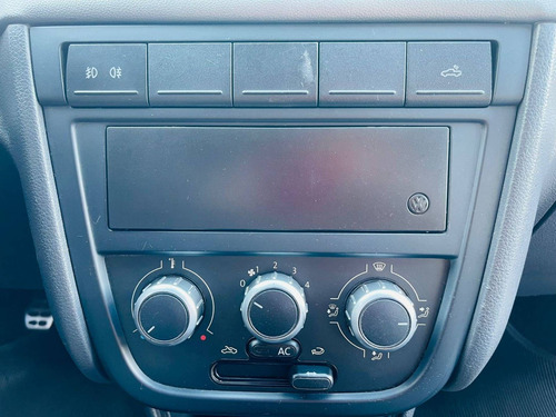 Imagem 14 de 15 de Volkswagen Saveiro 1.6 Cross Ce 8v Flex 2p Manual