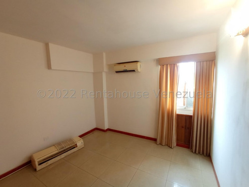 Imagen 12 de 30 de Apartamentod En Venta En Avenida Venezuela Zona Este, Barquisimeto, Lara #código Flex: 22-24888 # 0424 556 57 59 Monica C.