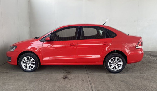 Imagen 8 de 13 de Volkswagen Vento 2017 1.6 Comfortline Mt