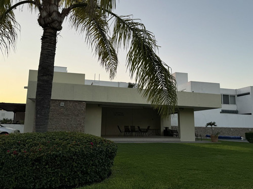 Casa En Venta En Claustros Delcampestre La Joya