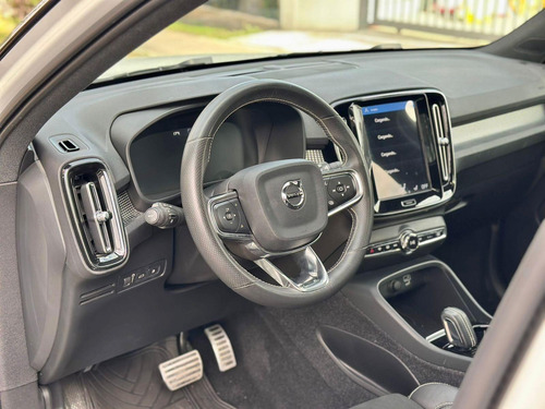 Volvo XC40 T5 HYBRID R-DESIGN
