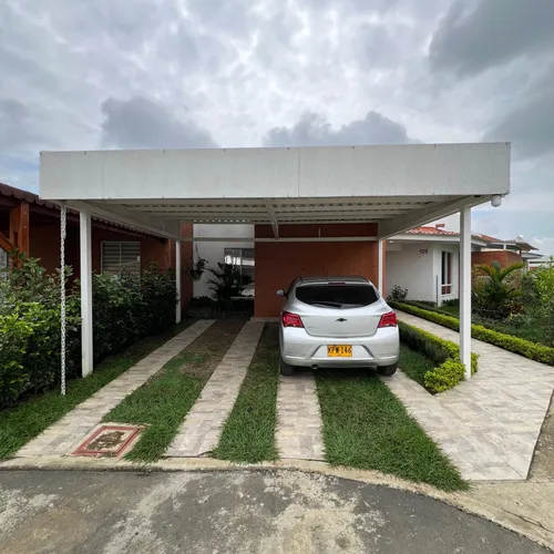 Casa En Arriendo En Vilas Verdes. Cod A8014639