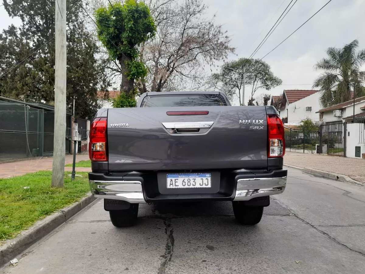 Toyota Hilux 2.8 Cd Srx 177cv 4x4 At